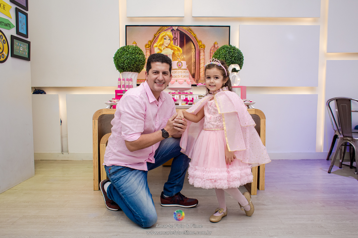 festa infantil bela adormecida parquinho de shopping rio de janeiro barra da tijuca animasom rio design vestido de princesa aurora