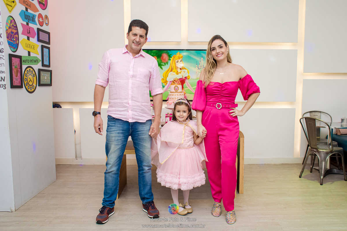 festa infantil bela adormecida parquinho de shopping rio de janeiro barra da tijuca animasom rio design vestido de princesa aurora
