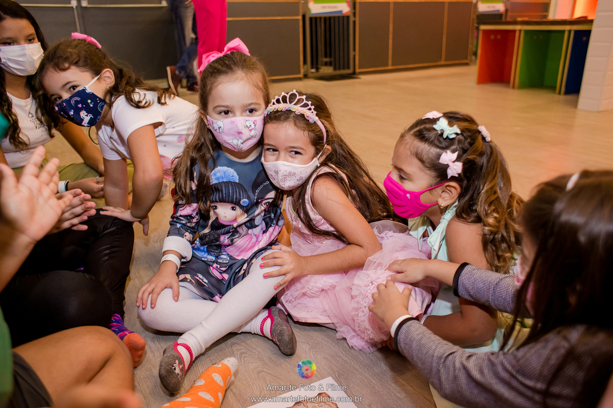 festa infantil bela adormecida parquinho de shopping rio de janeiro barra da tijuca animasom rio design vestido de princesa aurora