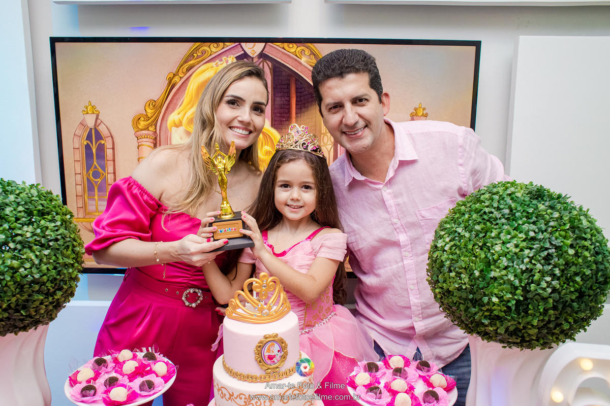 festa infantil bela adormecida parquinho de shopping rio de janeiro barra da tijuca animasom rio design vestido de princesa aurora