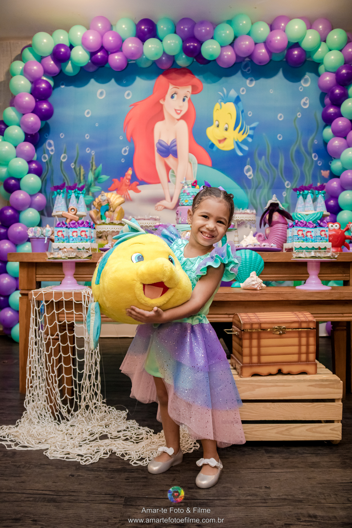 festa infantil menina pequena sereia ariel liguado brincadeiras decoração fotografo rio de janeiro poses rj barra da tijuca kids park casa shopping parquinho casa de festa