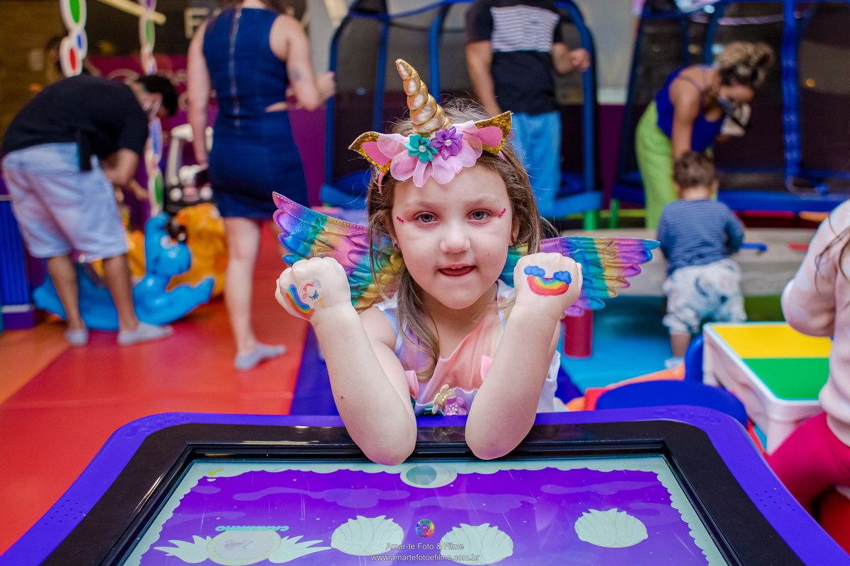 fotografo de festa infantil rio de janeiro rj unicornio decoração menina familia kids park inspiração menina vestida de unicornio