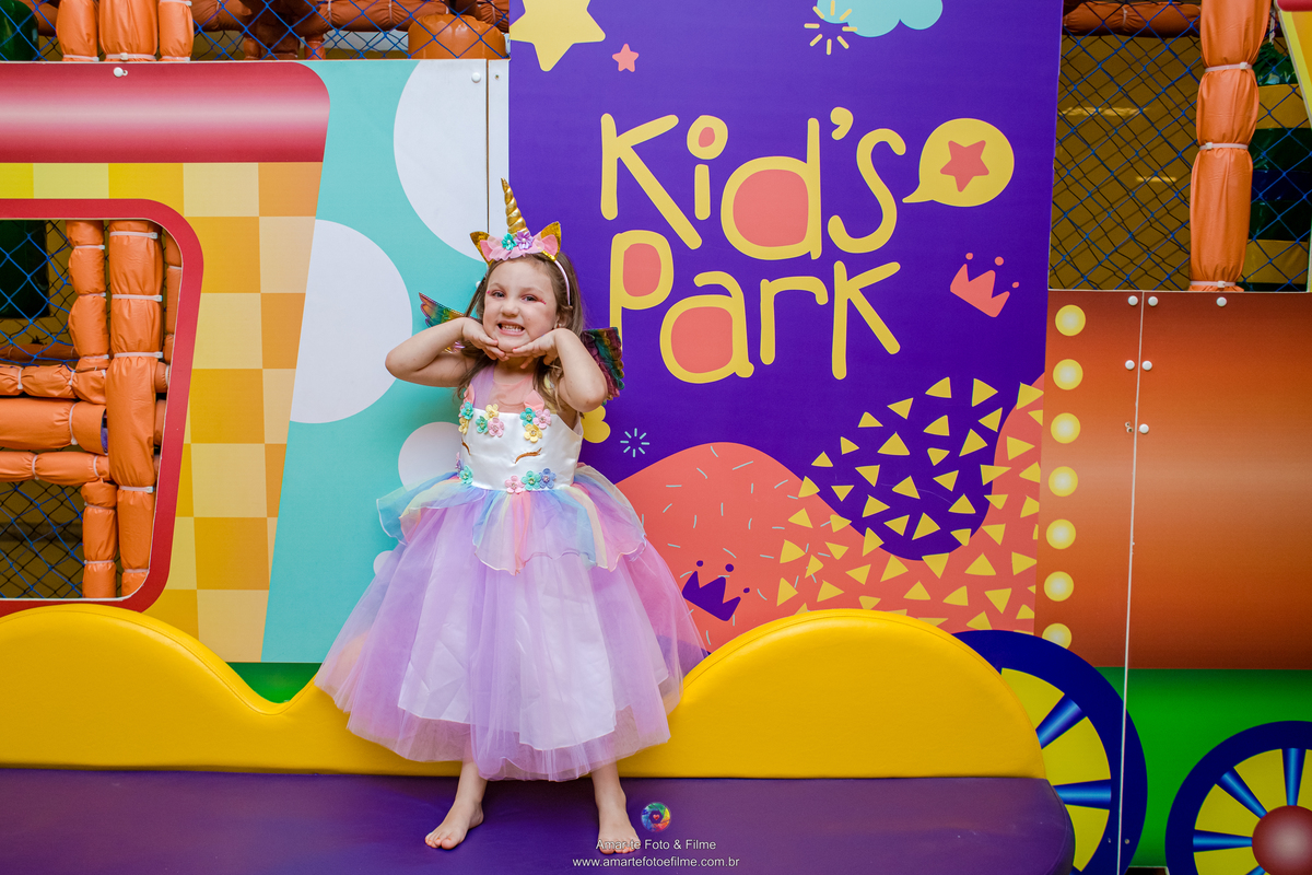 fotografo de festa infantil rio de janeiro rj unicornio decoração menina familia kids park inspiração menina vestida de unicornio
