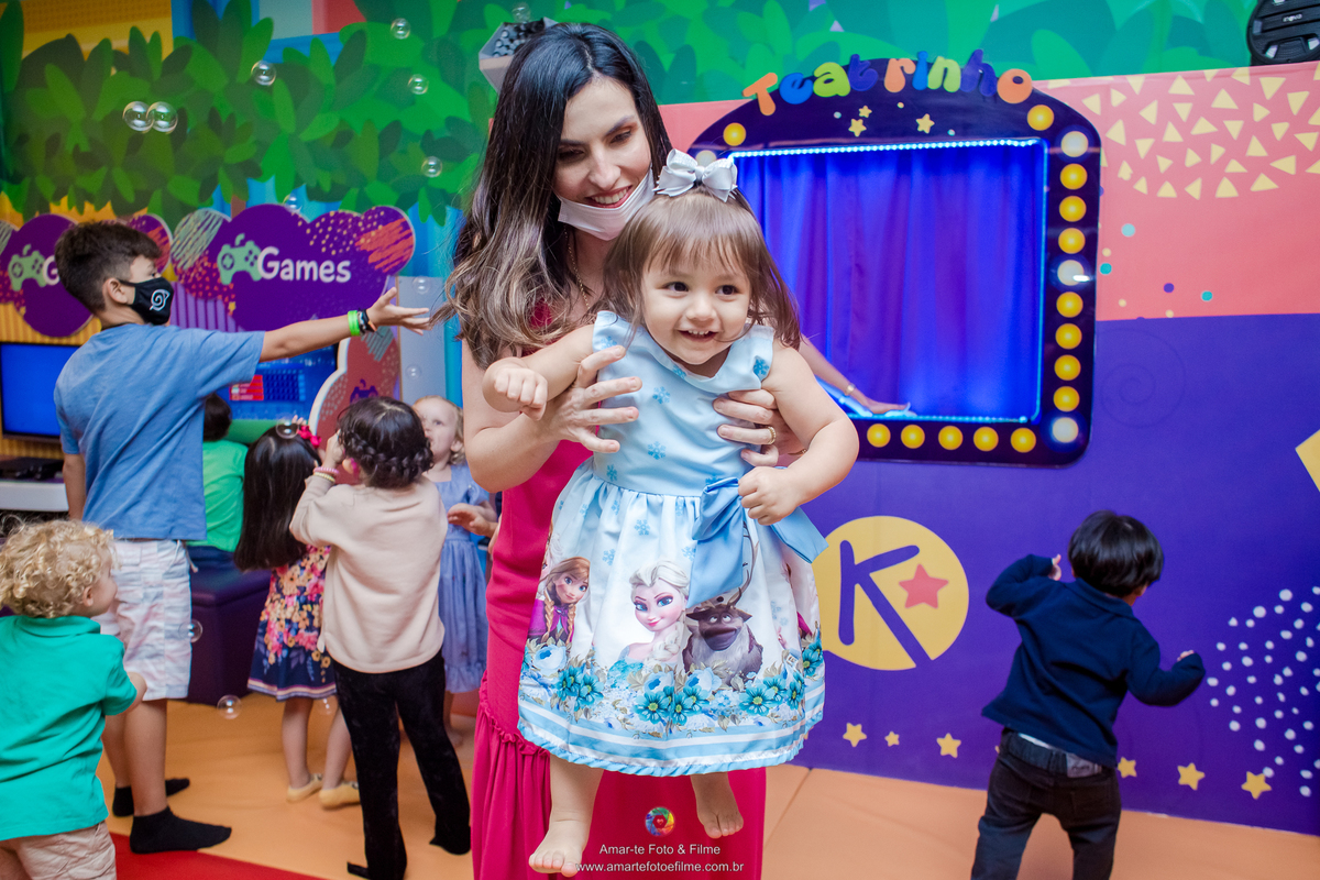 fotografo festa infantil tema decoração frozen anna elsa kids park rio familia poses sorrisos