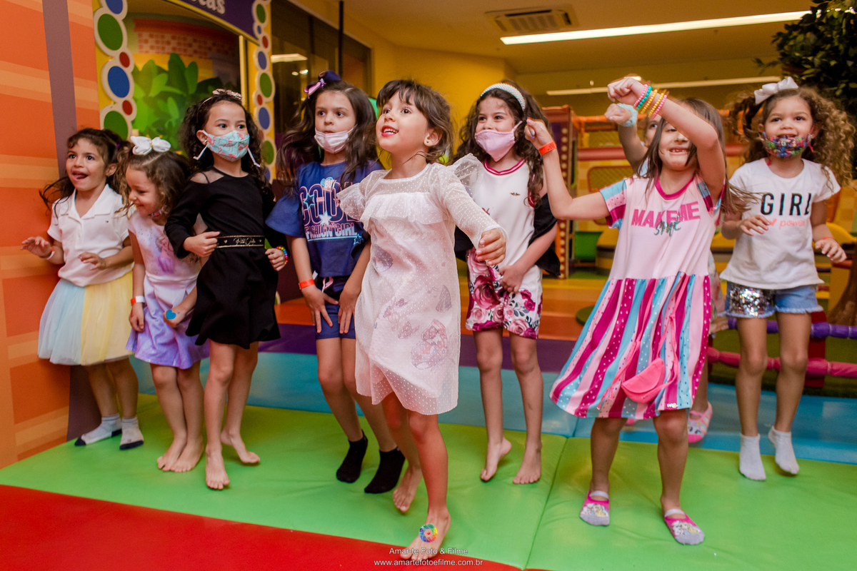 festa infantil menina hello kitty barra recreio fotografo familia decoração ideias rj rio de janeiro cassa shopping kids park