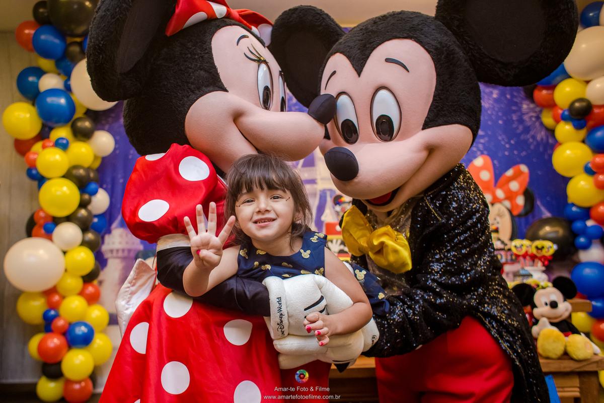 festa infantil menina mickey minnie vermelha decoração kids park rio casa shopping barra da tijuca familia personagem vivo