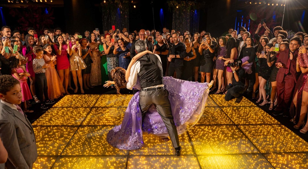 Coreografia profissional para 15 anos