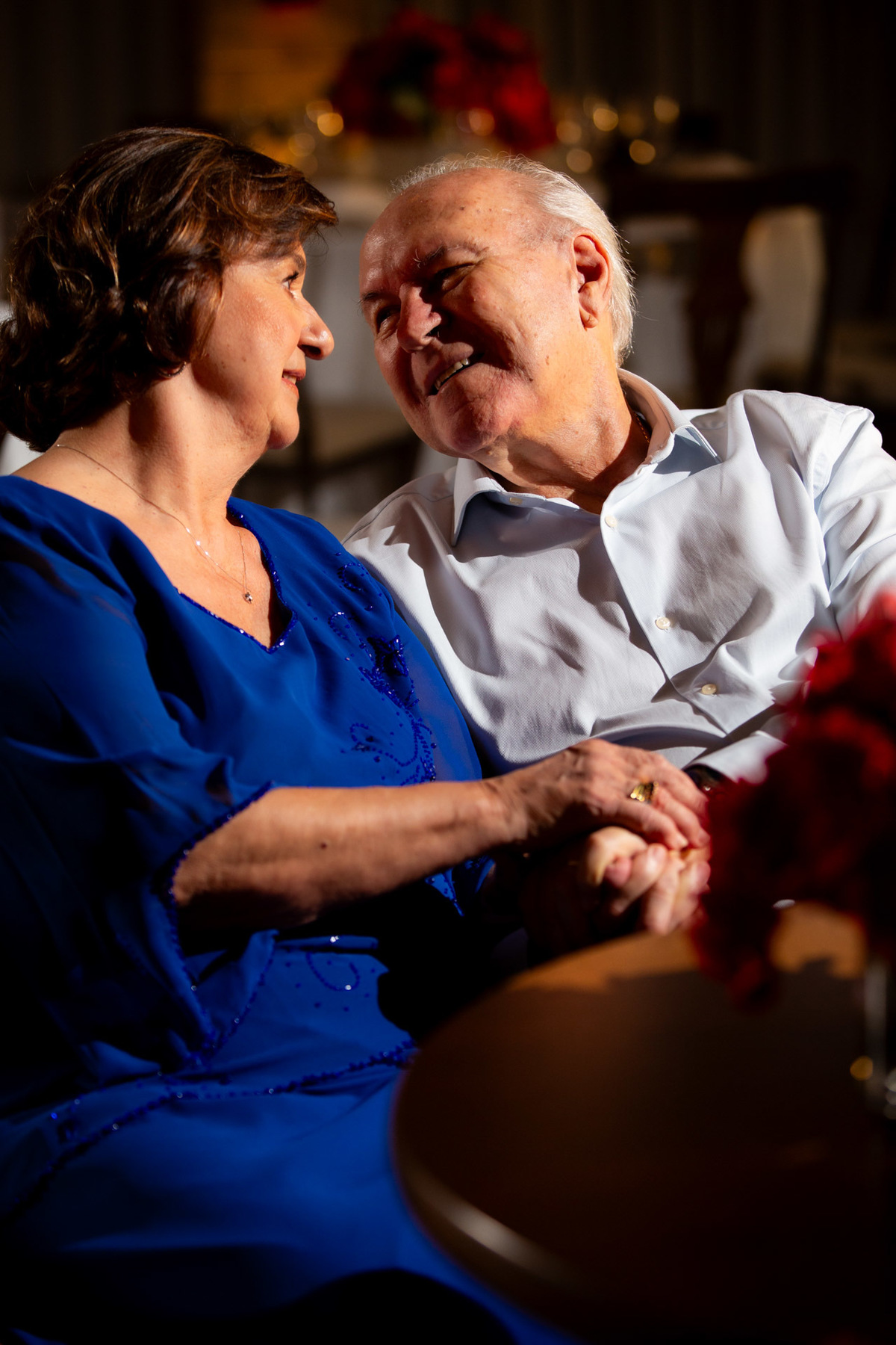 Homem e mulher se amando