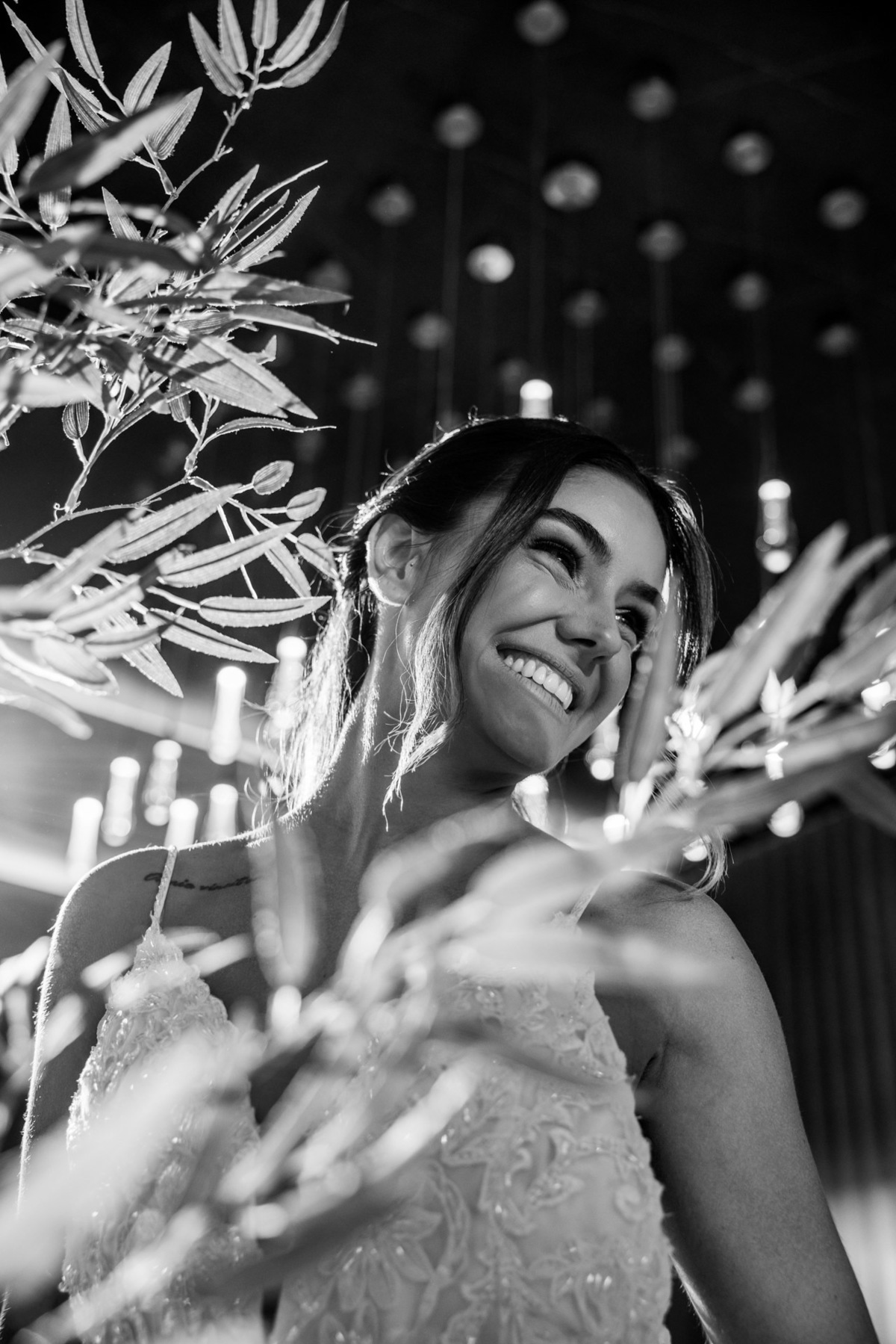 Sorriso lindo de uma noiva maravilhosa