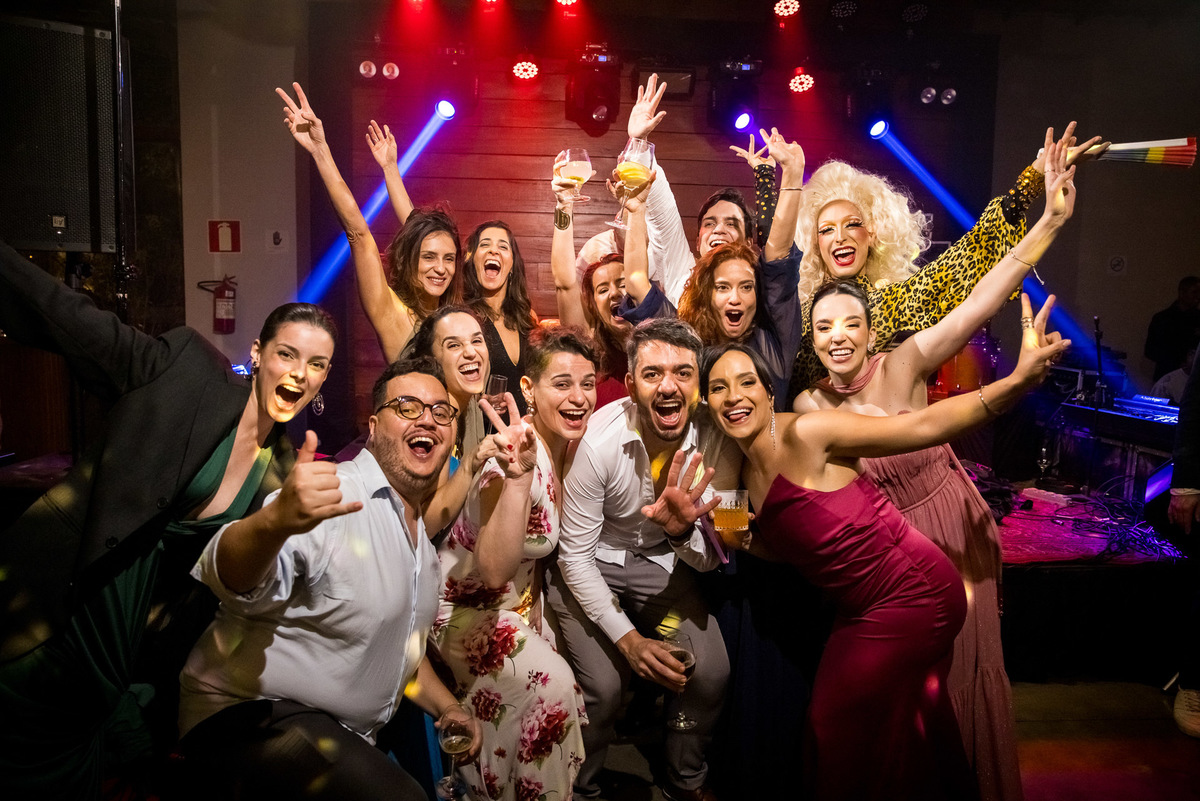 Festa de casamento com drag queen