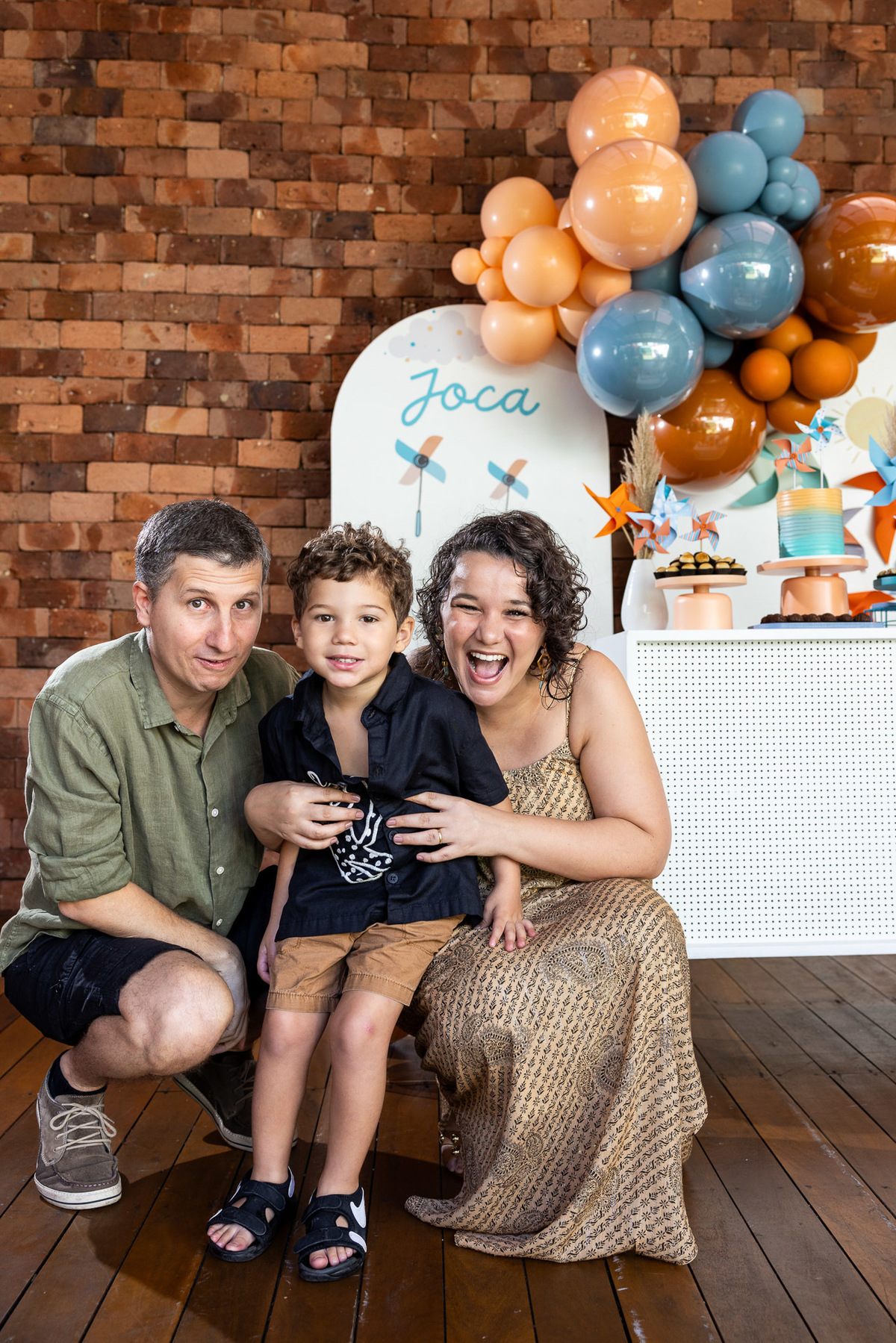 Pais do aniversariante todos felizes