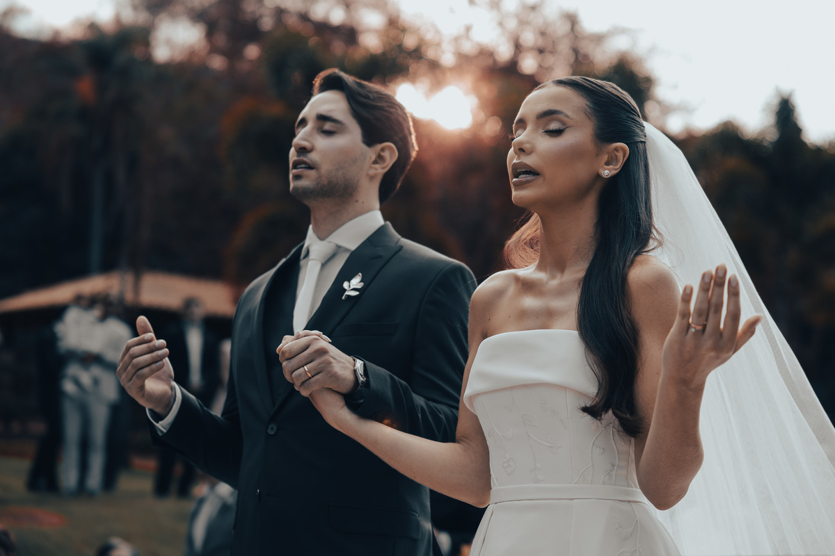 Celebração de casamento ao ar livre