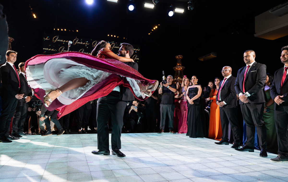 Debutante valsando nos seus 15 anos