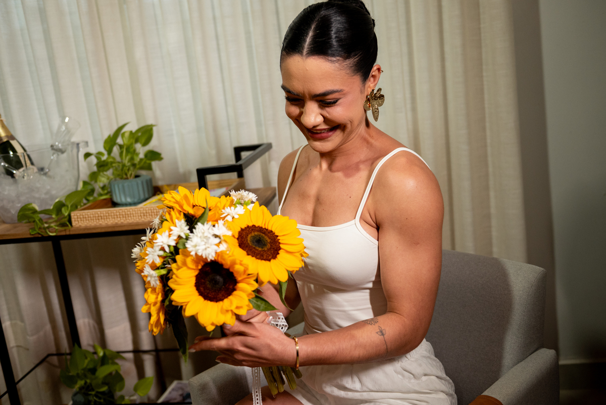 Buquê da noiva em ensaio de casamento