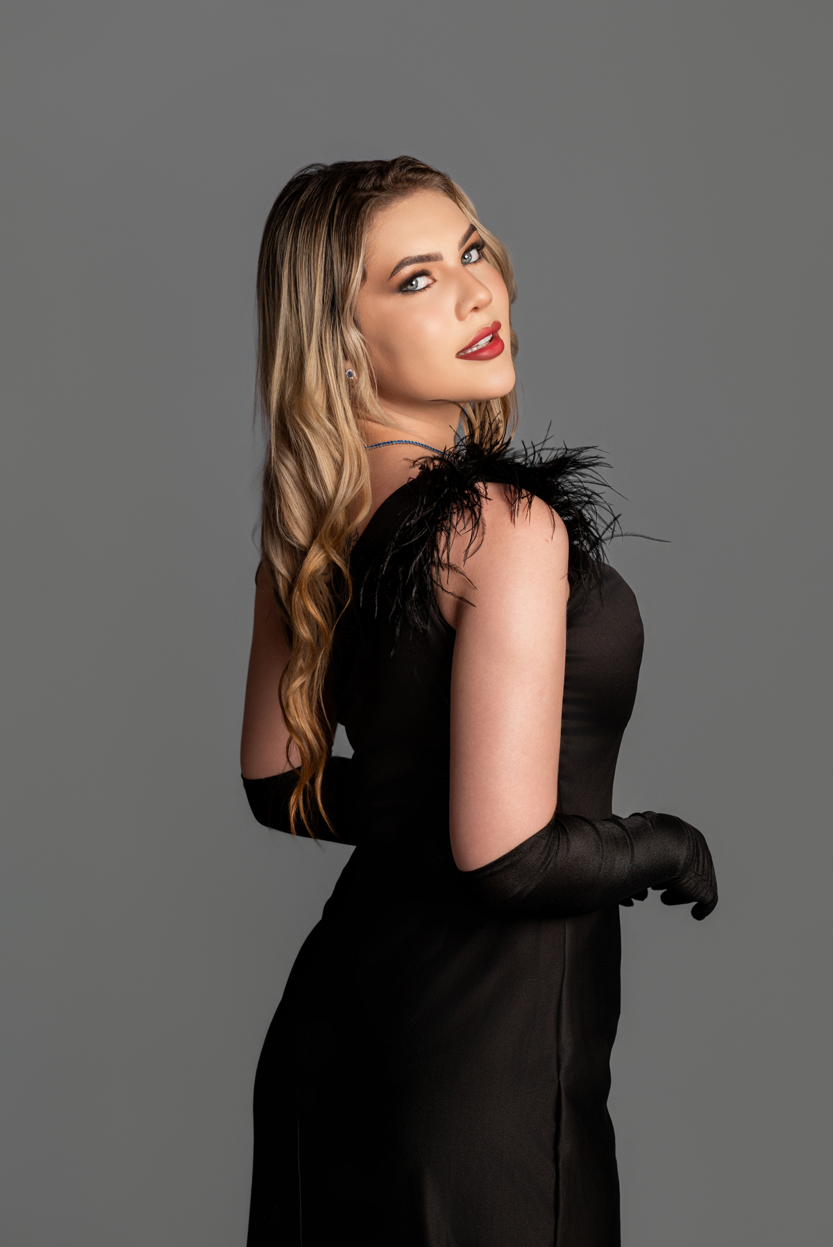 poses femininas em estúdio