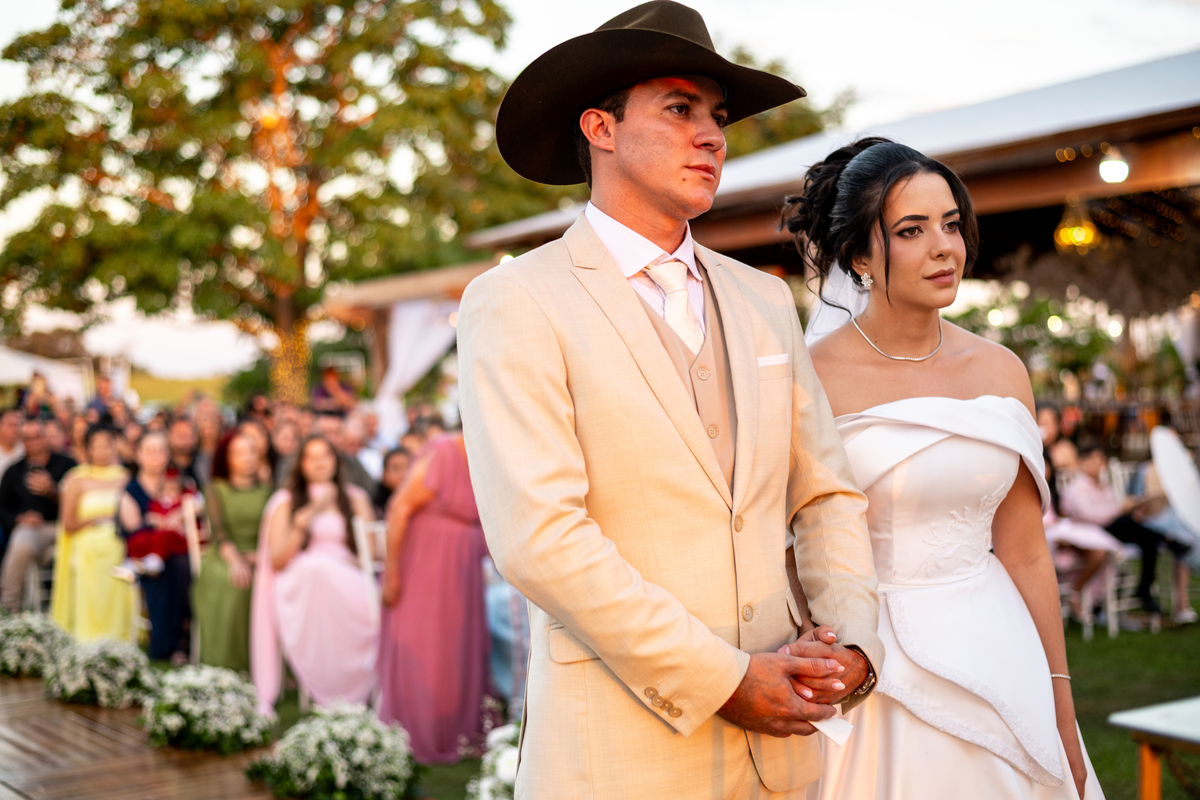 Casamento de Maria Emília e Ítalo em Nova Mamoré fotografado por Suellen Santos
