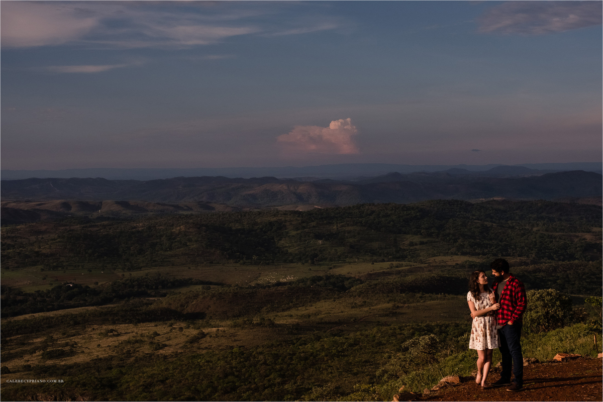 noivos no por do sol paraíso na terra Calebe Cypriano 