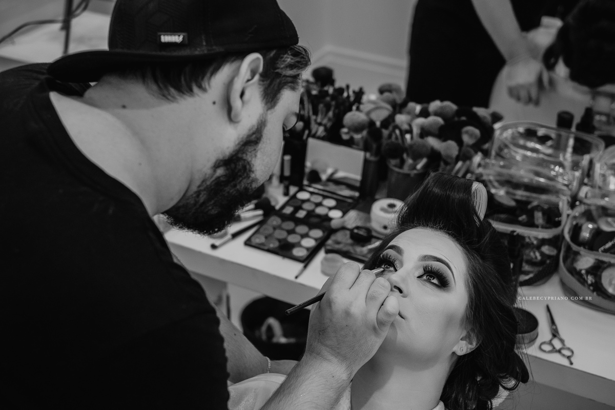 Noiva maquiando salão Renata Lafonte