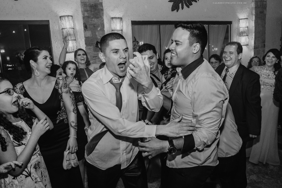 Família comemorando Spazio Villa Regia 