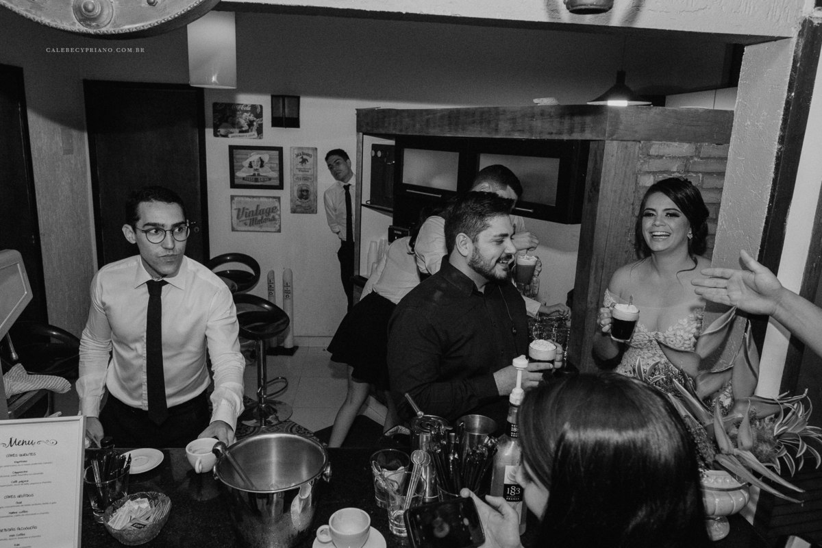 Noivos bebendo café Spazio Villa Regia 