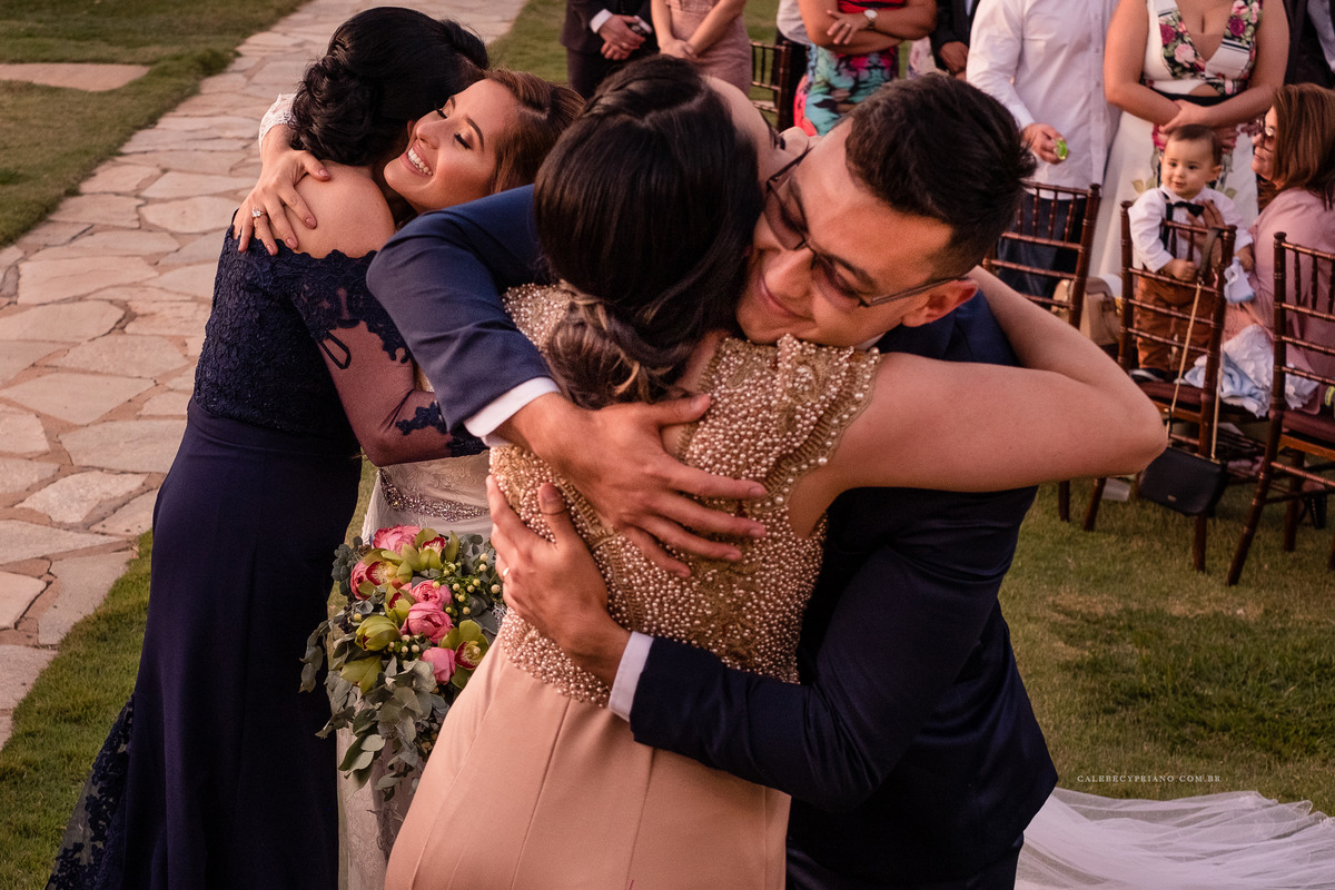 abraços noivos catetinho hall