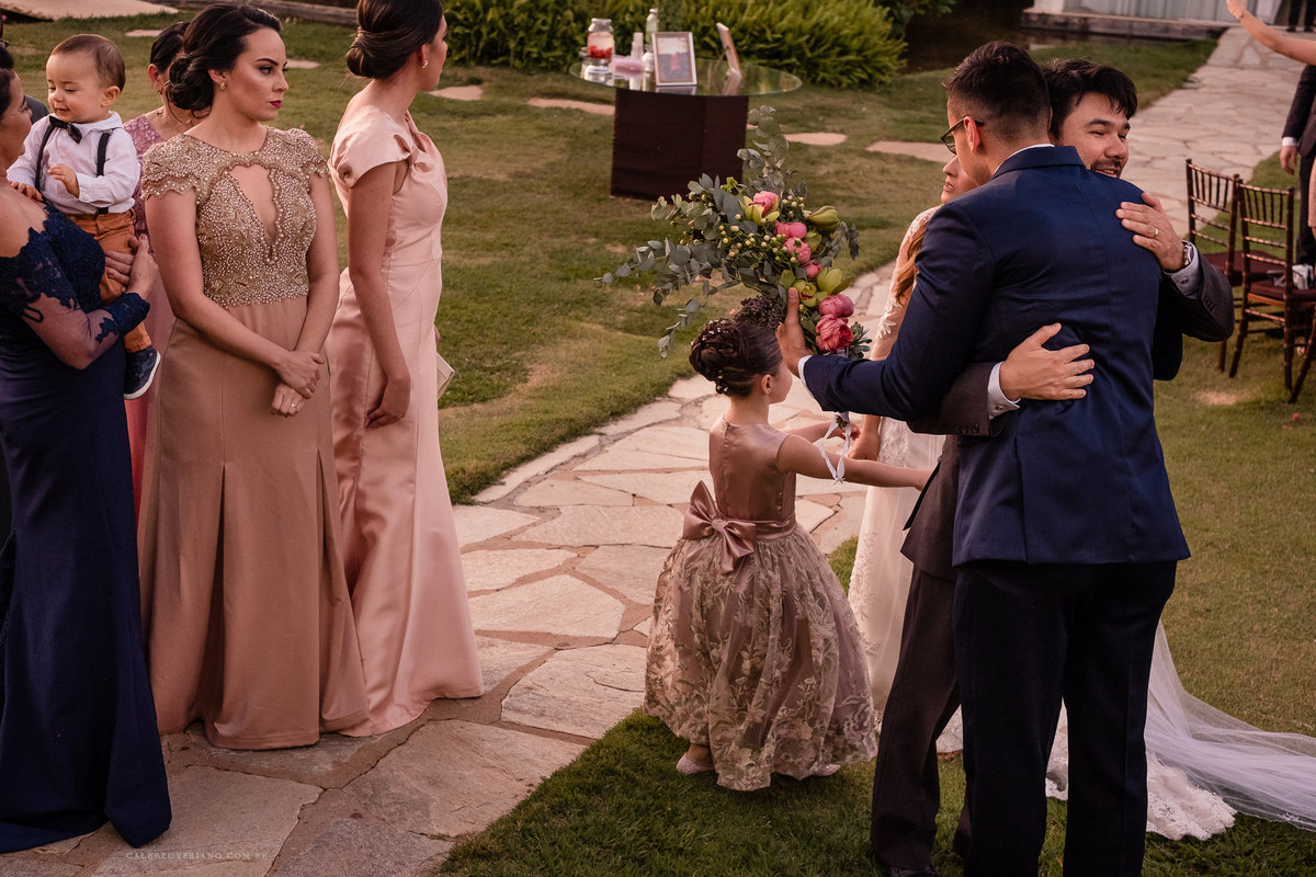 abraços noivos catetinho hall