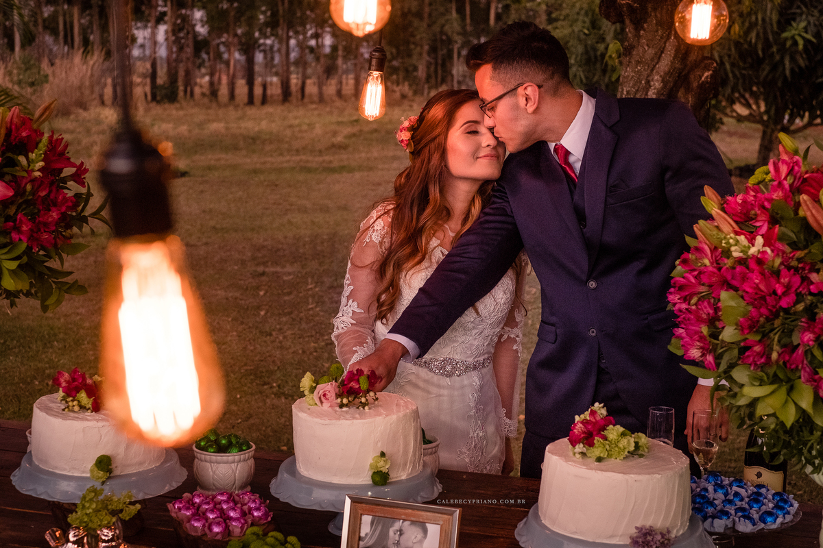 corte bolo noivos catetinho hall