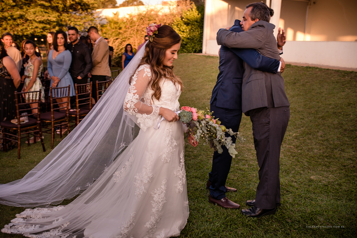 abraços noivos catetinho hall