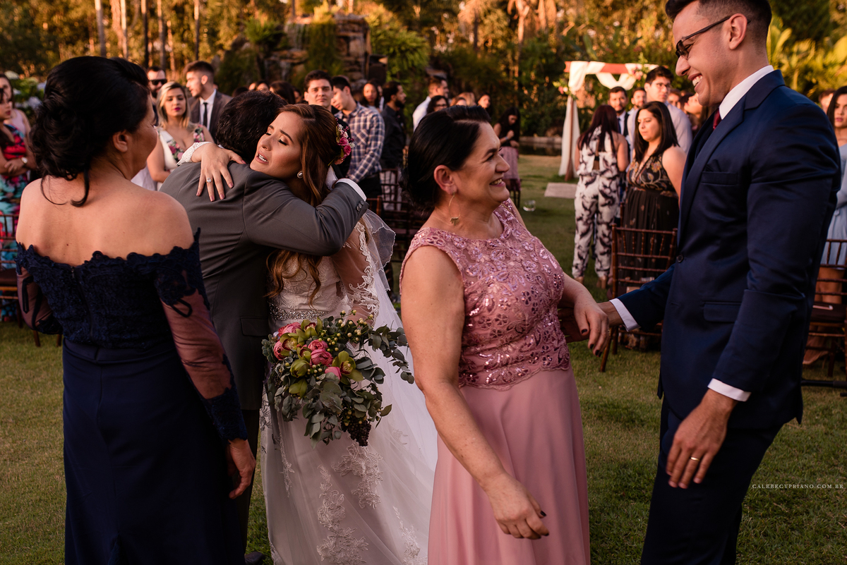 abraços noivos catetinho hall