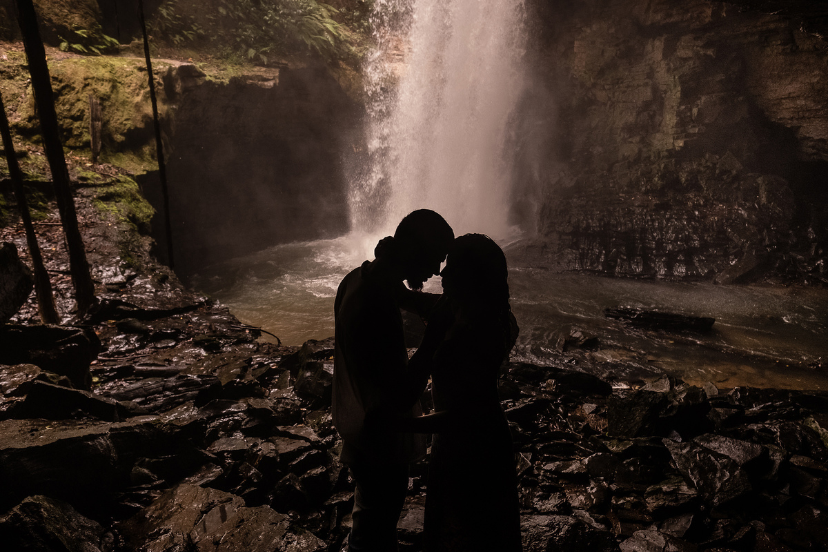 ensaio noivos cachoeira mambai