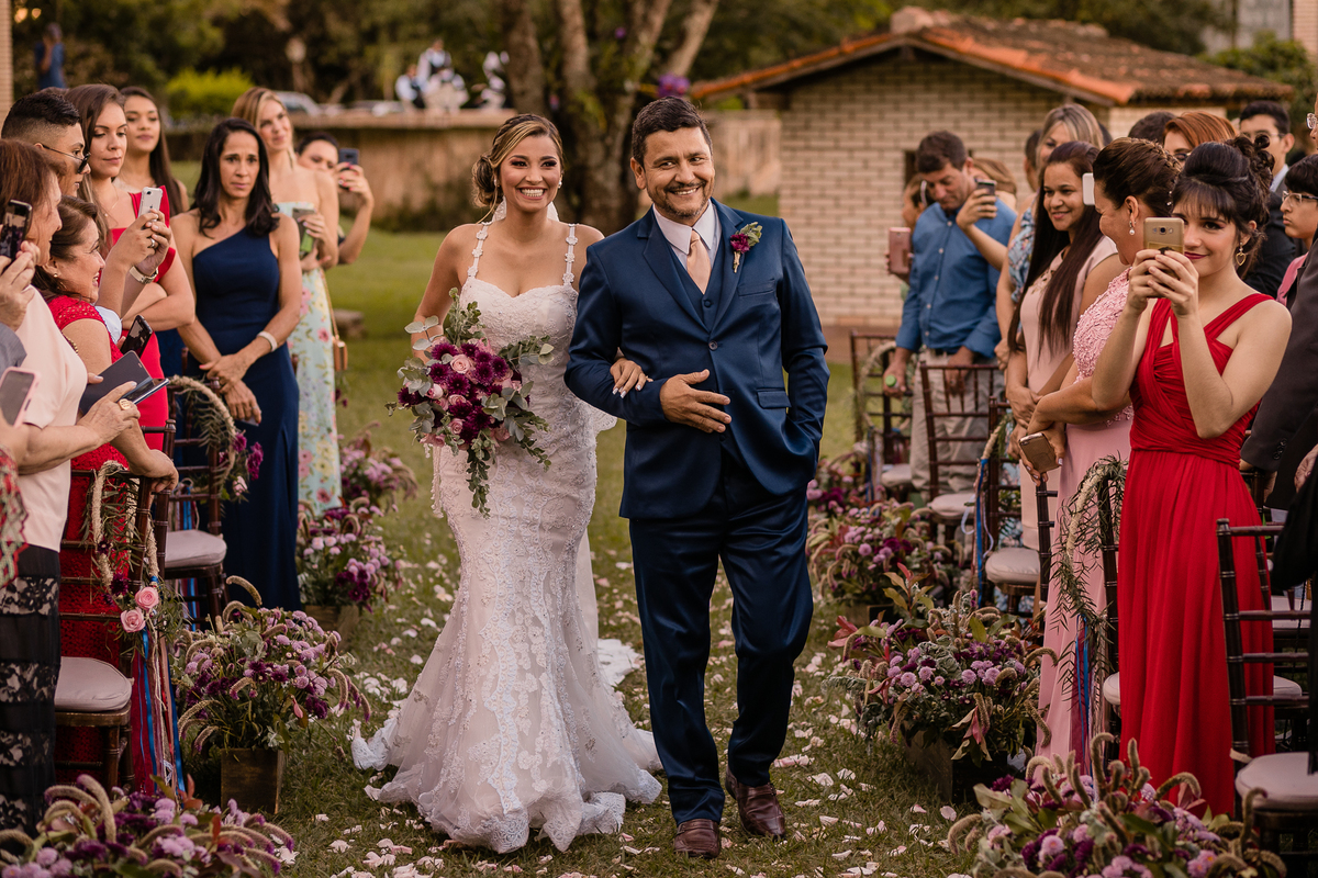 noiva entrando cerimonia mansao atrium