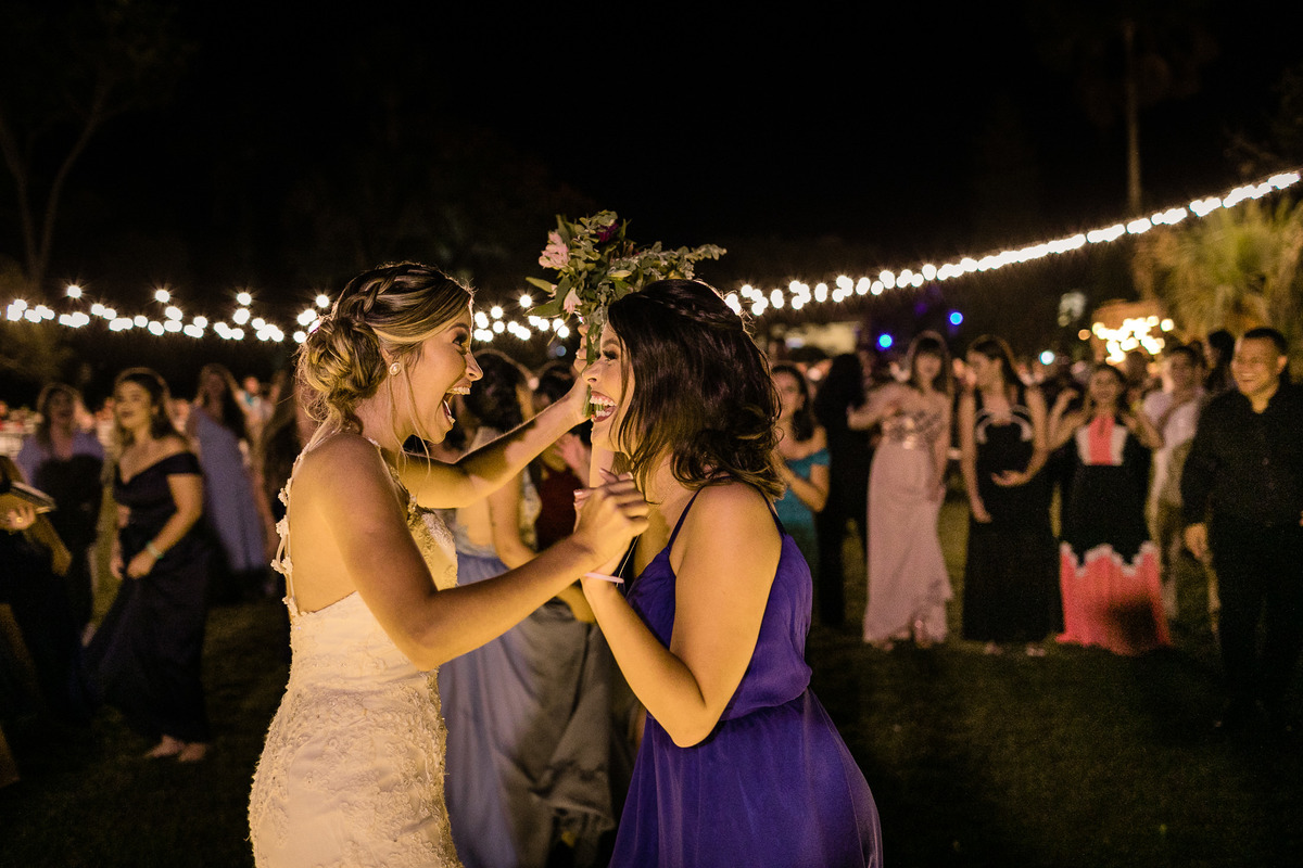 noiva jogando buque espaco mansao atrium
