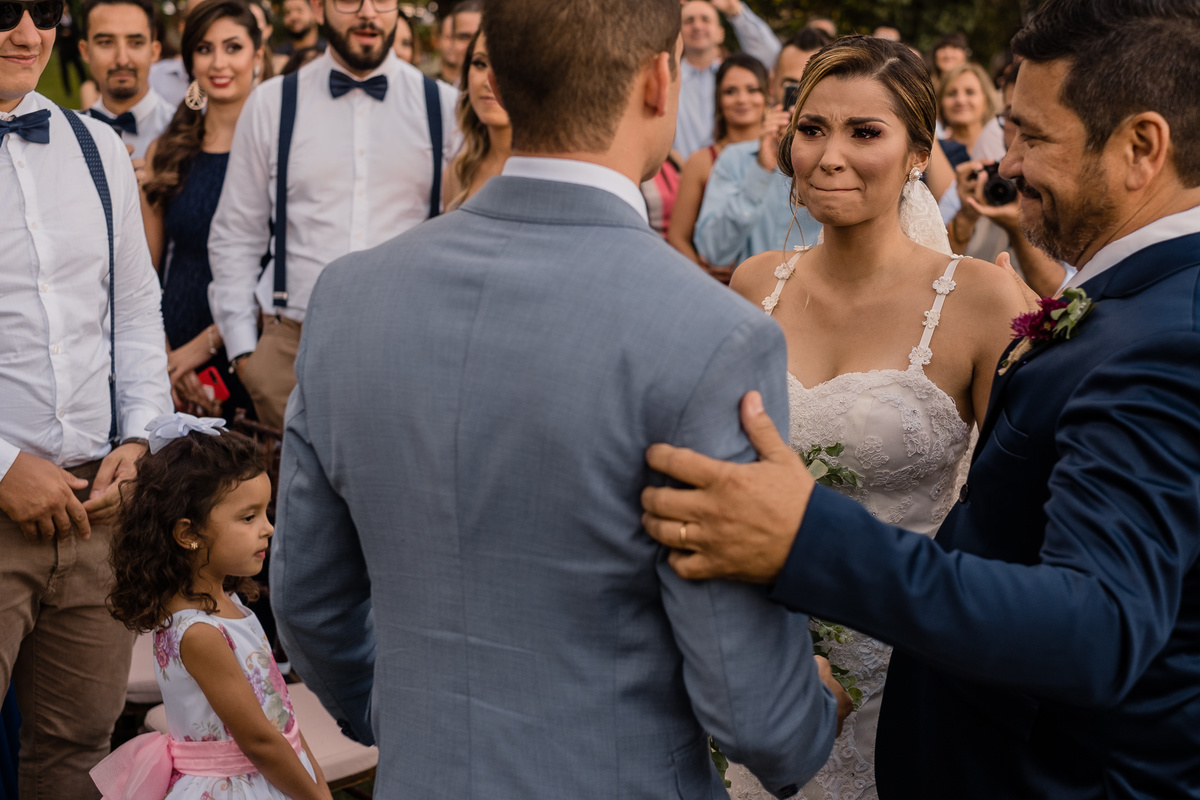 noiva entrando cerimonia mansao atrium