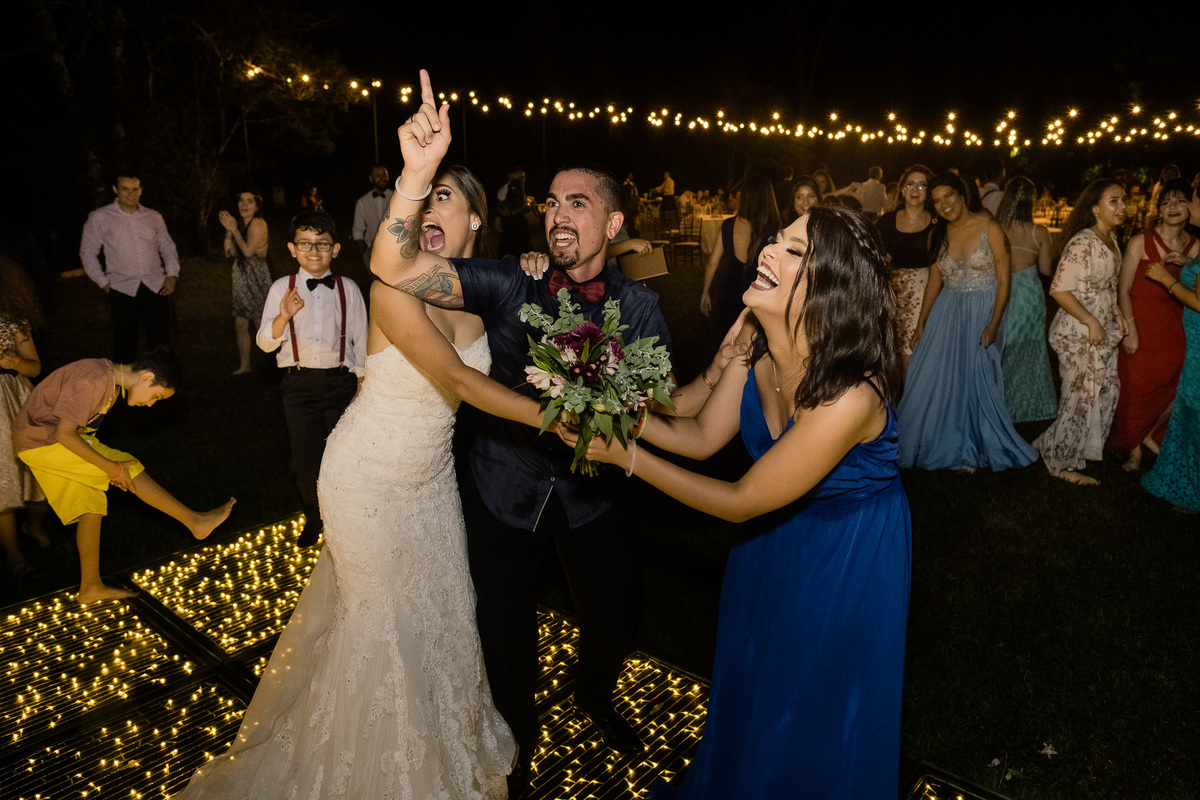 noiva jogando buque espaco mansao atrium