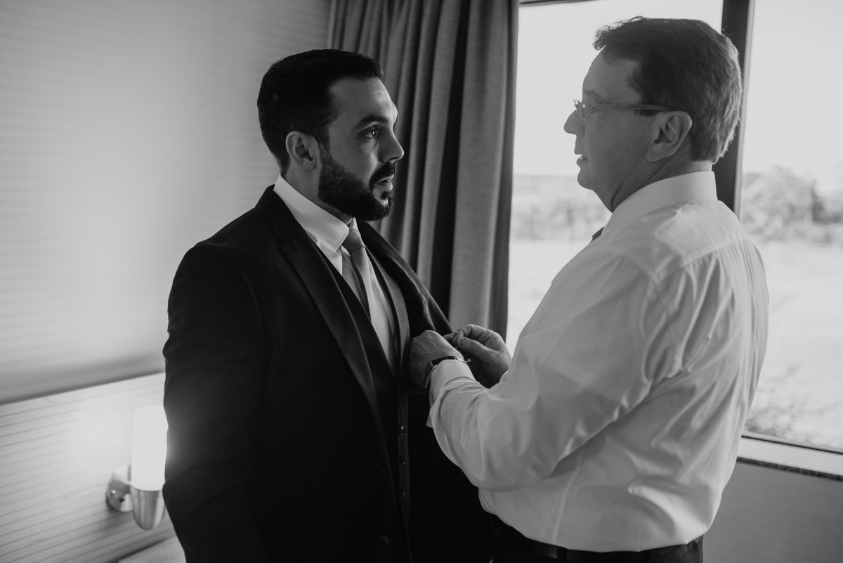 pai-arrumando-noivo-hotel-brasilia