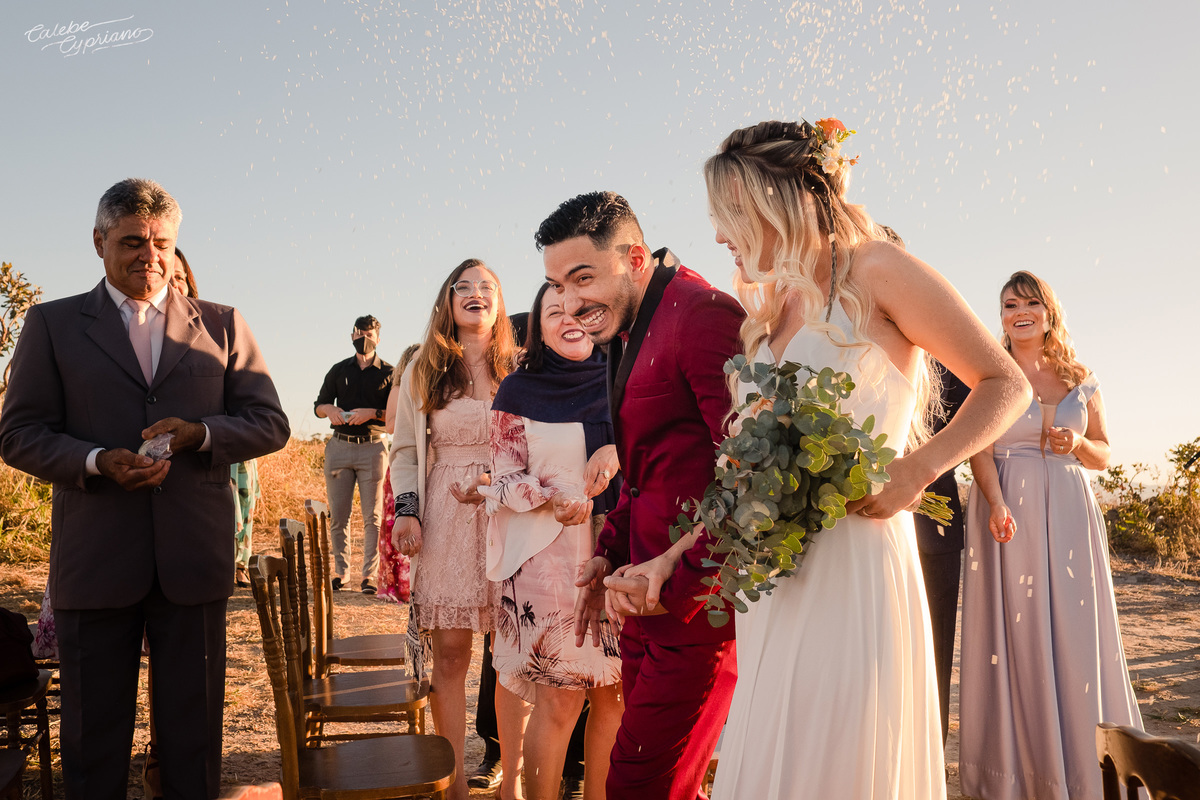 saída dos noivos cerimonia