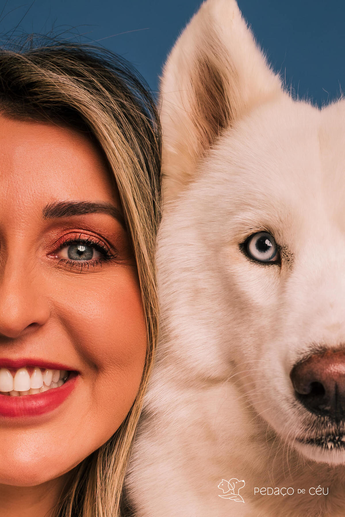 Foto de dois huskies em ensaio pet de aniversário com cenário especial montado pela tutora no RJ