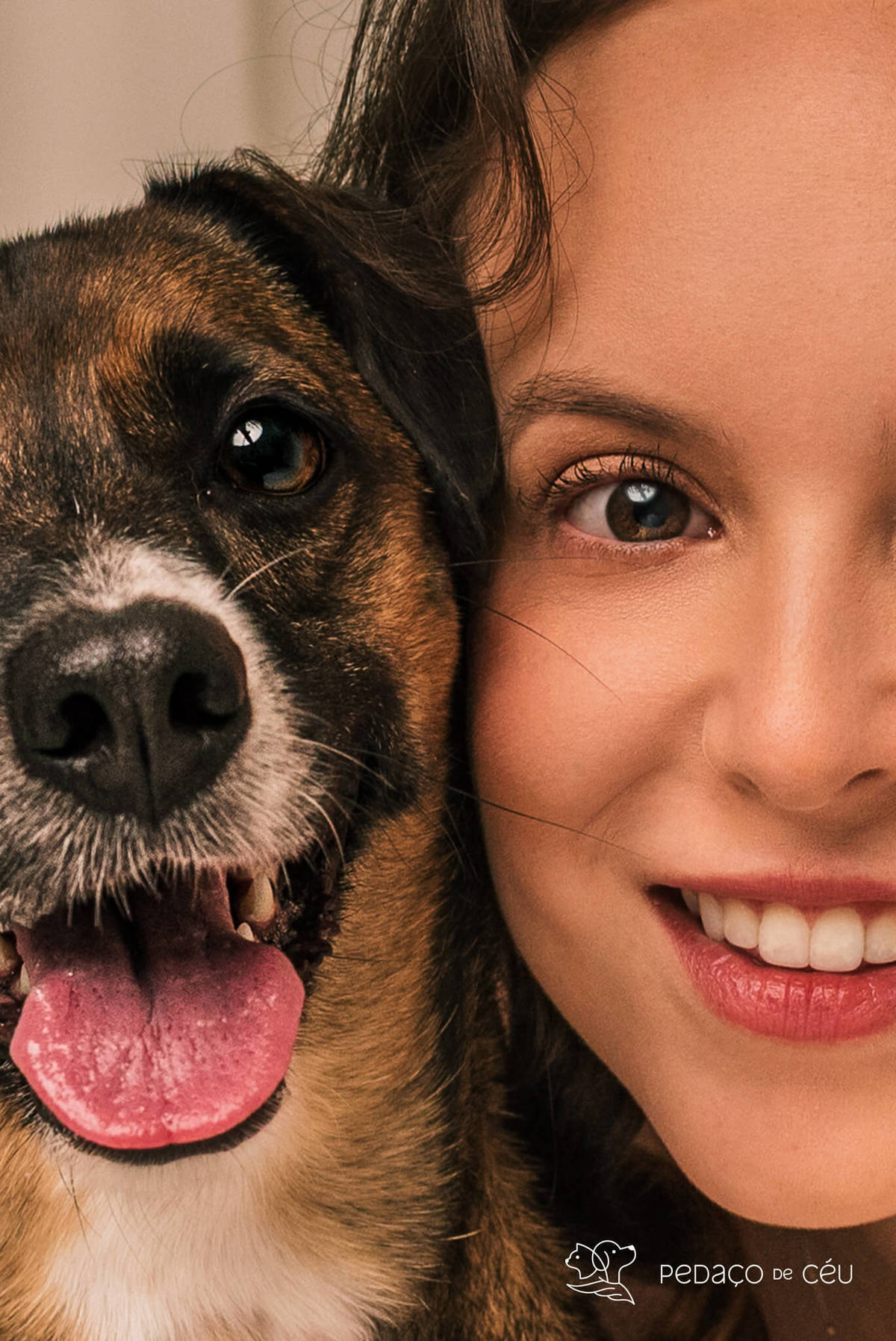Ensaio atemporal com SRD adotada e sua tutora em estúdio de fotografia pet no Rio de Janeiro