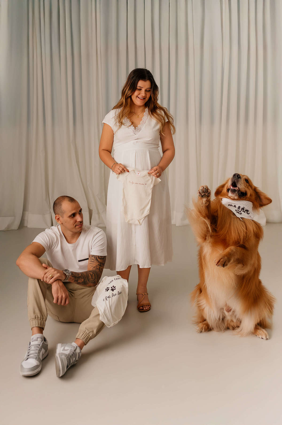 Ensaio Gestante com Pet: Matteo e a Espera pela Chegada do Davi - Rio de janeiro - golden retriever - Barra da Tijuca  - estudio pet