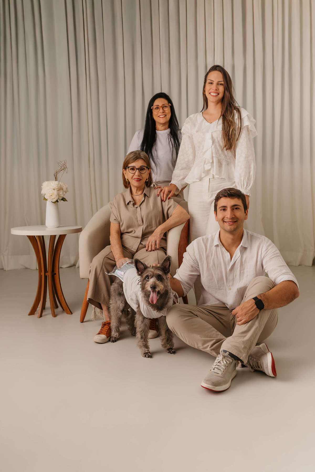 ensaio pet, fotografia pet, ensaio fotográfico pet, fotos com cachorro, ensaio pet em família, fotografia pet afetiva, ensaio com tutores, cachorro de 7 anos, ensaio pet Rio de Janeiro, fotógrafo pet RJ, estúdio pet Rio de Janeiro, fotos profissionais 