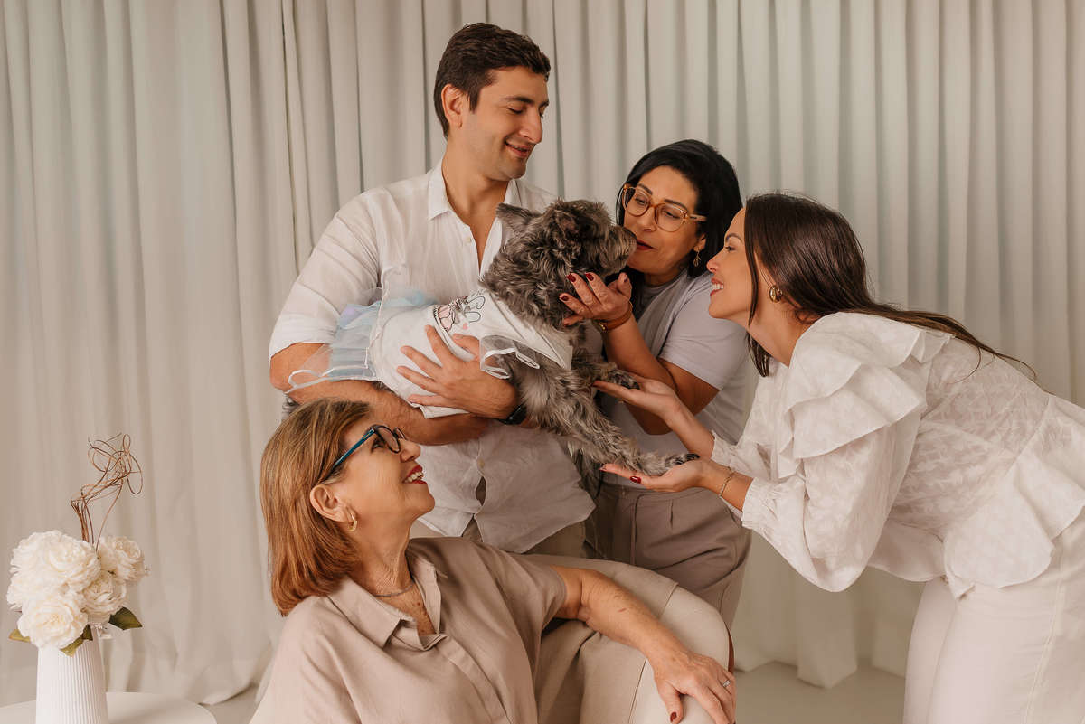 ensaio pet, fotografia pet, ensaio fotográfico pet, fotos com cachorro, ensaio pet em família, fotografia pet afetiva, ensaio com tutores, cachorro de 7 anos, ensaio pet Rio de Janeiro, fotógrafo pet RJ, estúdio pet Rio de Janeiro, fotos profissionais 