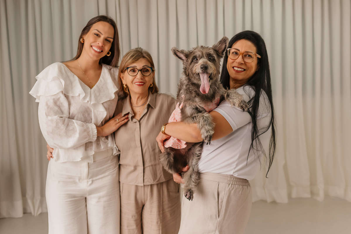 ensaio pet, fotografia pet, ensaio fotográfico pet, fotos com cachorro, ensaio pet em família, fotografia pet afetiva, ensaio com tutores, cachorro de 7 anos, ensaio pet Rio de Janeiro, fotógrafo pet RJ, estúdio pet Rio de Janeiro, fotos profissionais 
