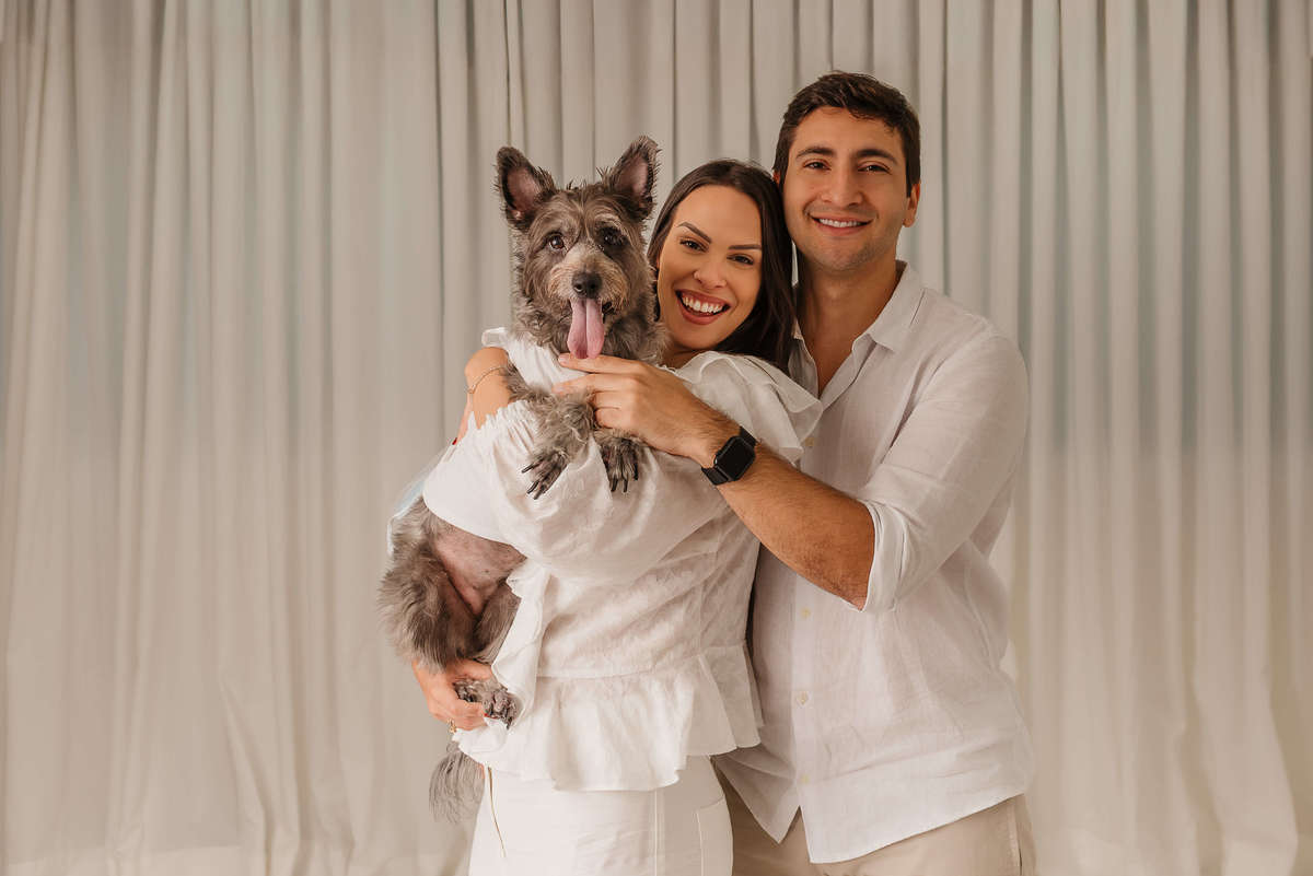ensaio pet, fotografia pet, ensaio fotográfico pet, fotos com cachorro, ensaio pet em família, fotografia pet afetiva, ensaio com tutores, cachorro de 7 anos, ensaio pet Rio de Janeiro, fotógrafo pet RJ, estúdio pet Rio de Janeiro, fotos profissionais 