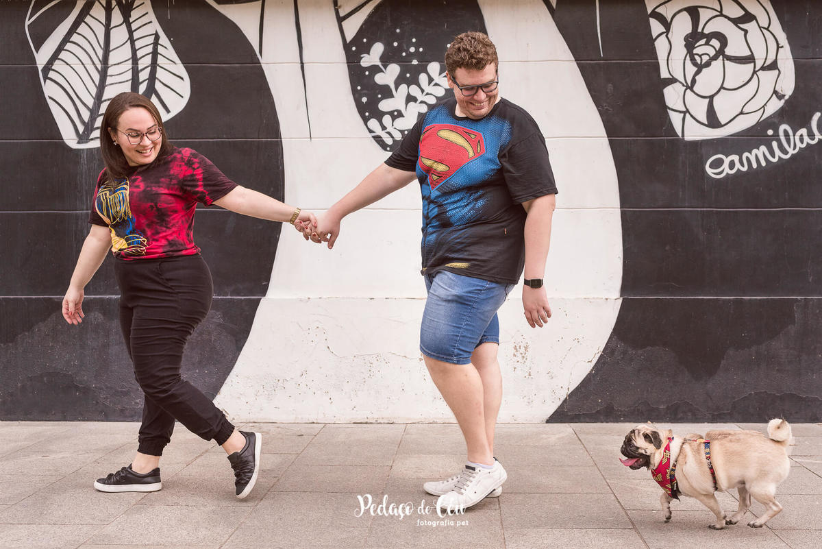 foto pet pug na Praça Mauá