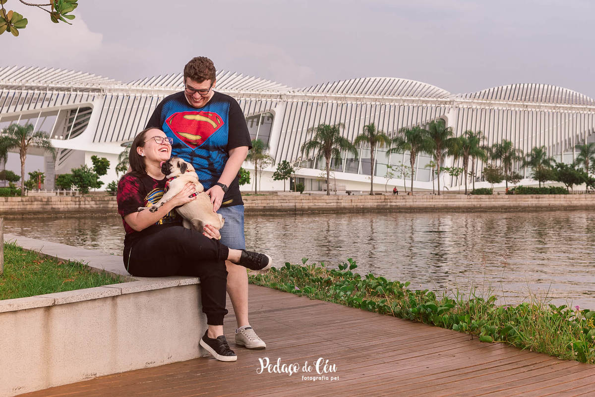foto pet pug no Museu do Amanhã RJ