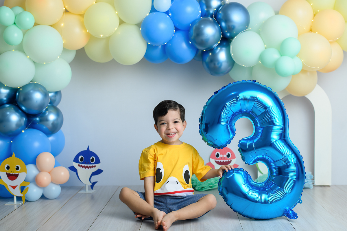 sessão de fotos 3 anos estúdio baby shark sp