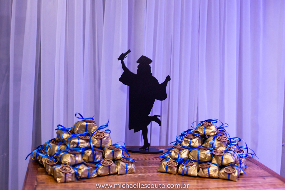 Bharbara Hack concluiu uma etapa importante na sua vida, recebeu o titulo de bacharel em Jornalismo pela PUCRS. A festa foi na Casa de Eventos localizada na zona sul de Porto Alegre. Bharbara celebrou sua conquista junto de familiares e amigos.