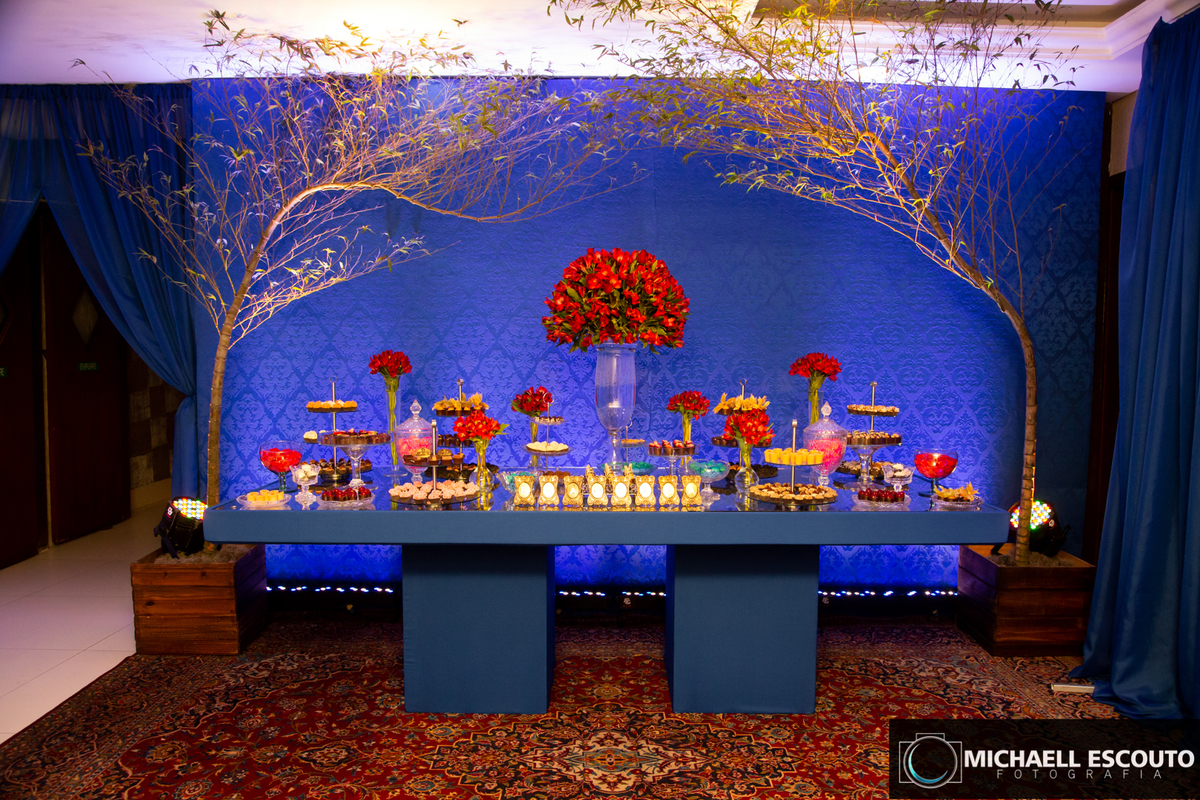 Bharbara Hack concluiu uma etapa importante na sua vida, recebeu o titulo de bacharel em Jornalismo pela PUCRS. A festa foi na Casa de Eventos localizada na zona sul de Porto Alegre. Bharbara celebrou sua conquista junto de familiares e amigos.