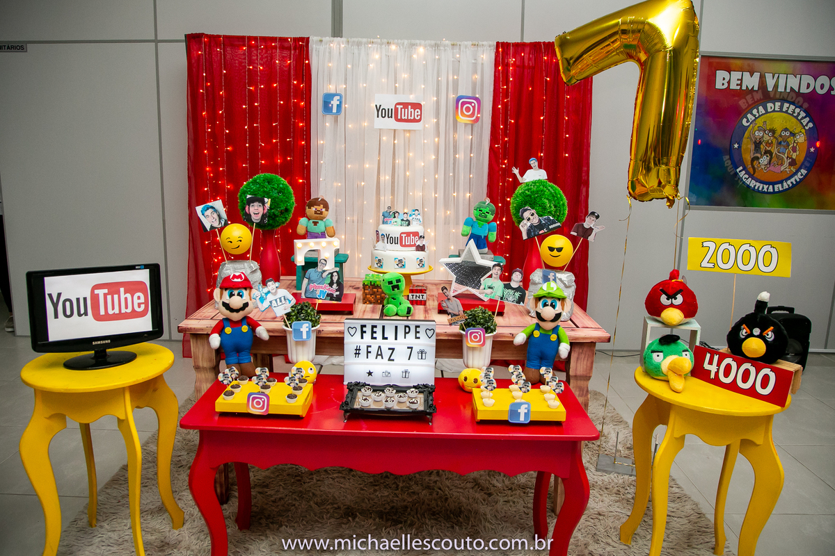 Dia 17/01/2020 foi o dia do Felipe fazer a sua baladinha, para comemorar os seus 7 anos com a família e amigos.





Local: Lagartixa Elastica

Fotografo: Michaell Escouto

Robo de Led: Roboxx