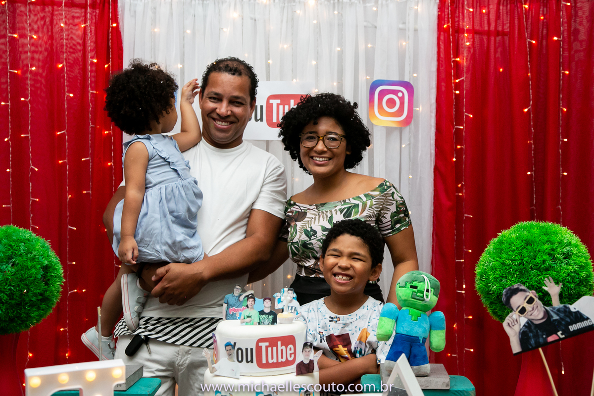 Dia 17/01/2020 foi o dia do Felipe fazer a sua baladinha, para comemorar os seus 7 anos com a família e amigos.





Local: Lagartixa Elastica

Fotografo: Michaell Escouto

Robo de Led: Roboxx